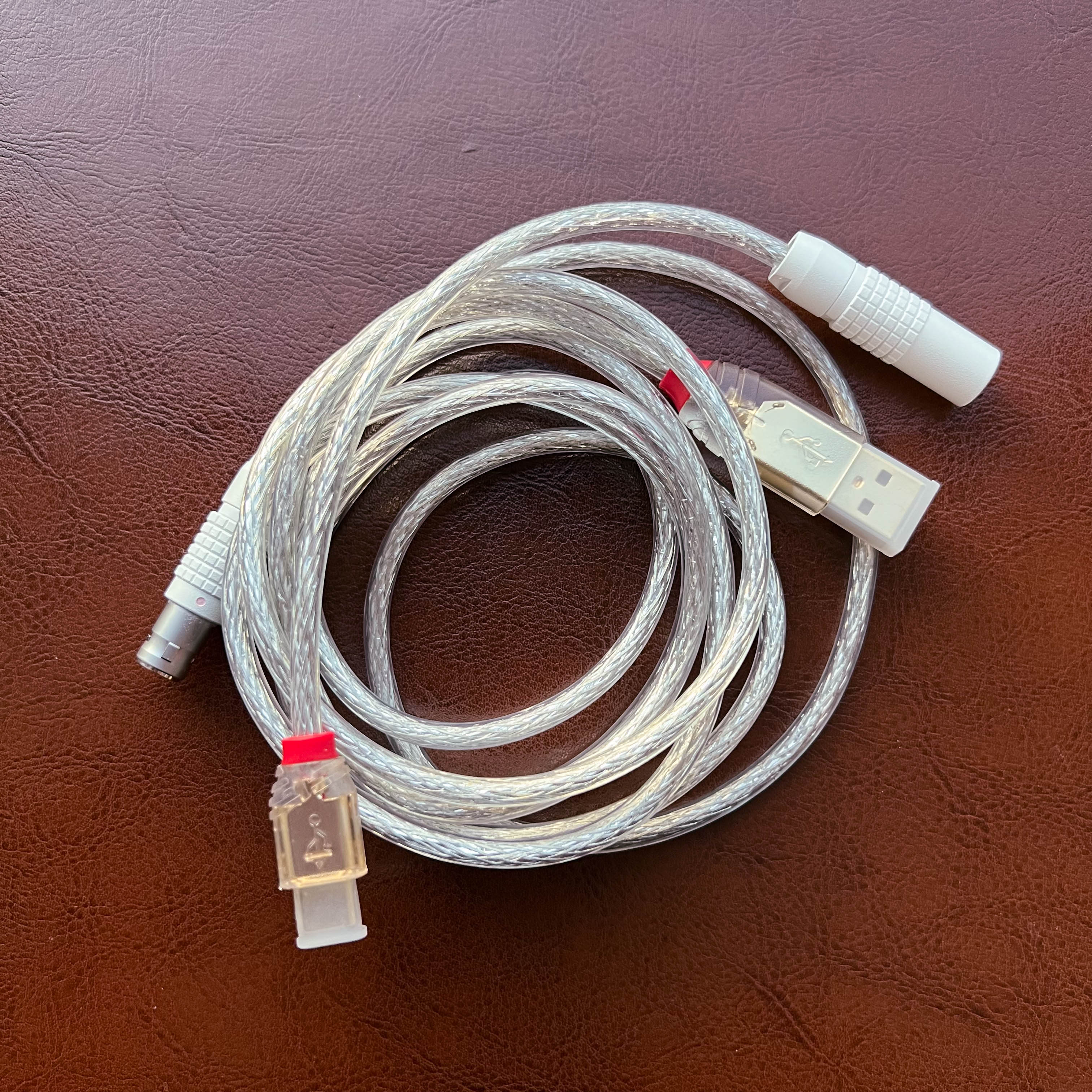 LINDY FEMO Cable